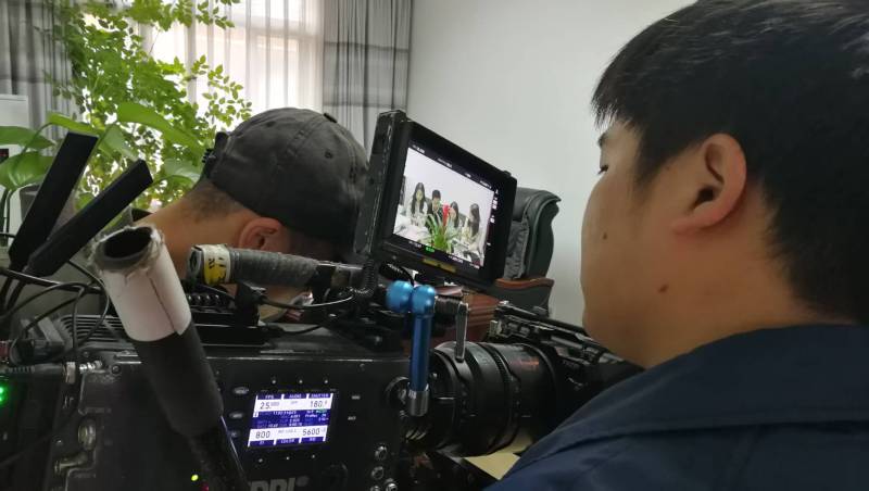 剧本杀式体验：色达县广告片拍摄公司构建沉浸式消费决策路径