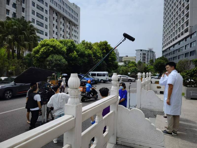 色达县广告片拍摄公司低成本实现高规格制作的诀窍